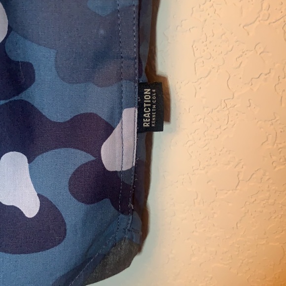 NWT Reaction Kenneth Cole Blue Camo Button Shirt - Picture 5 of 5